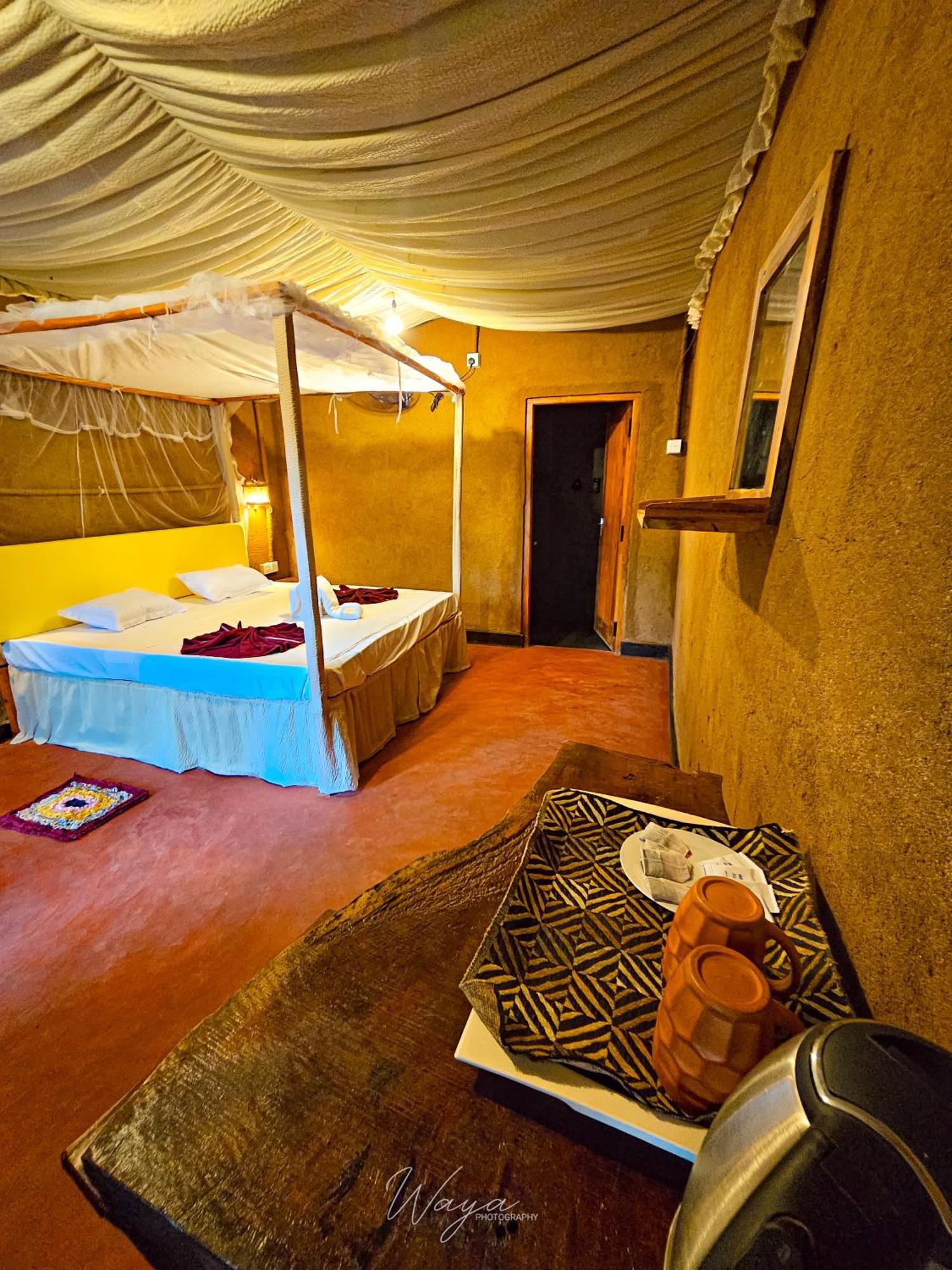 Отель Wild Safari Clay House Удавалаве Экстерьер фото